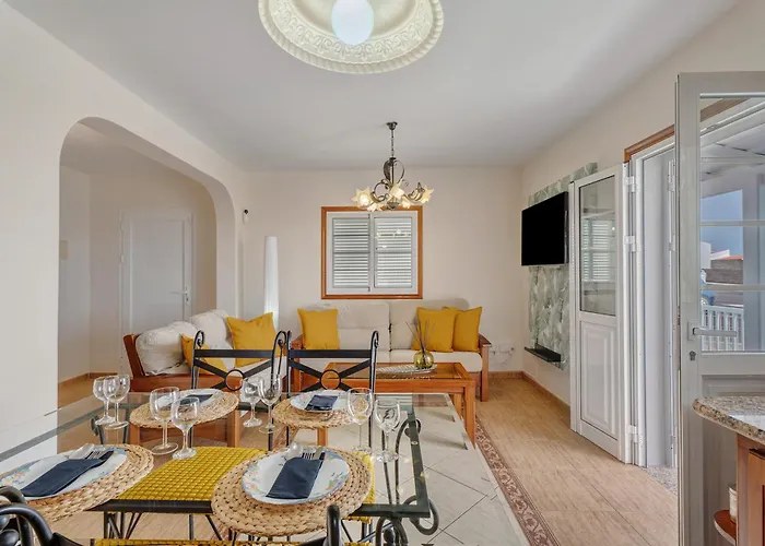 Semesterbostad Morgana *